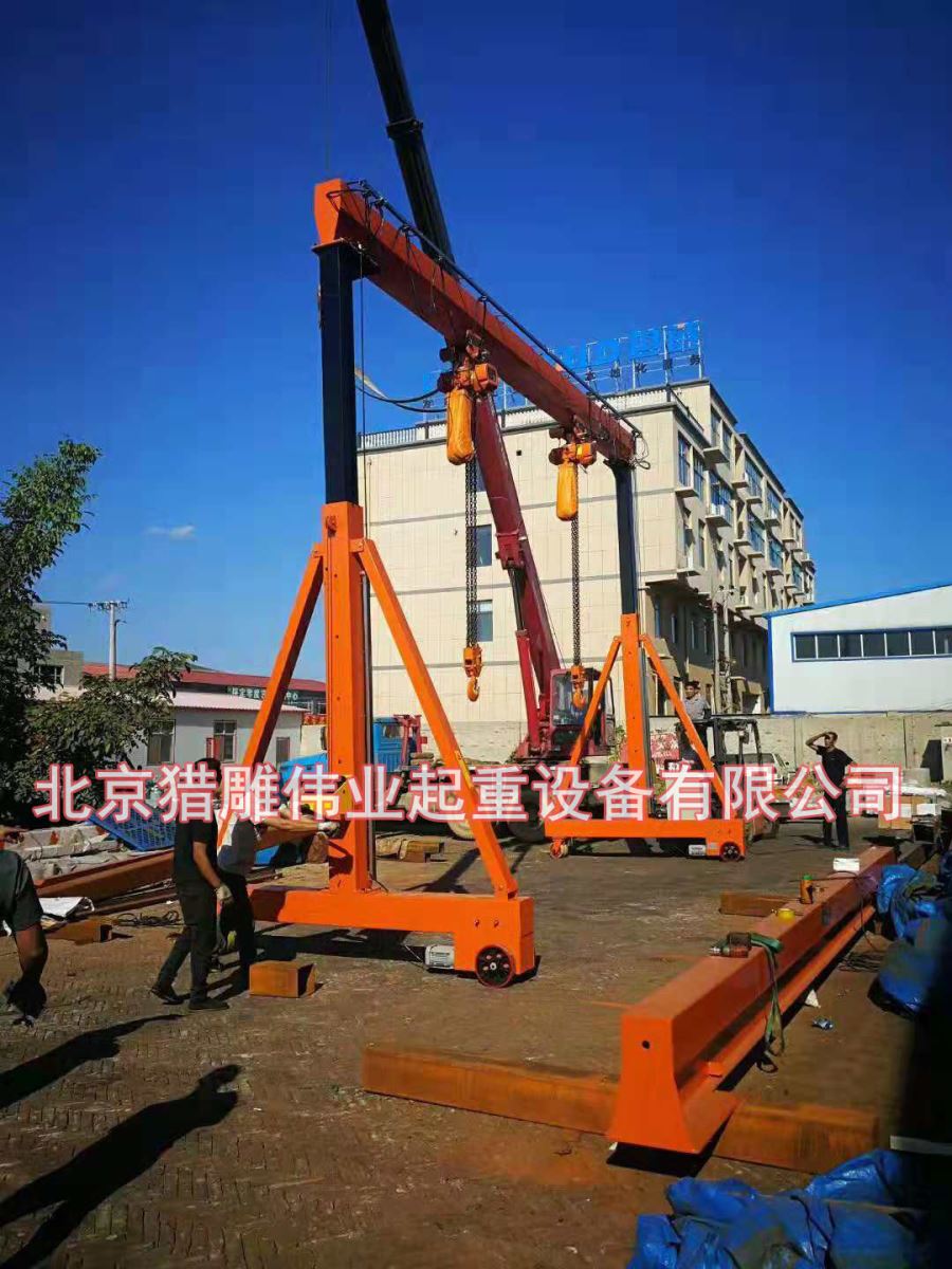 龍門(mén)式起重機(jī)-電動(dòng)龍門(mén)吊